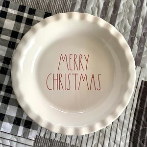 Rae Dunn ‘MERRY CHRISTMAS’ Pie Plate